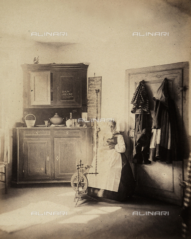 FCC-F-015274-0000 - An Alsatian spinner woman, photographed inside a house - Date of photography: 1866 - Alinari Archives, Florence