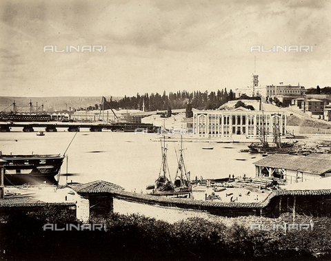 FCC-F-021363-0000 - The port area of Constantinople with the Shipyard, in Turkey - Date of photography: 1880 ca. - Alinari Archives, Florence