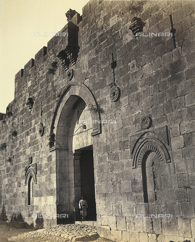 FCC-F-022671-0000 - The Gateway of Zion or Bab Nebi Daoud (Gateway of David), part of the ancient city walls, Jerusalem - Date of photography: 1870 - 1880 ca. - Alinari Archives, Florence