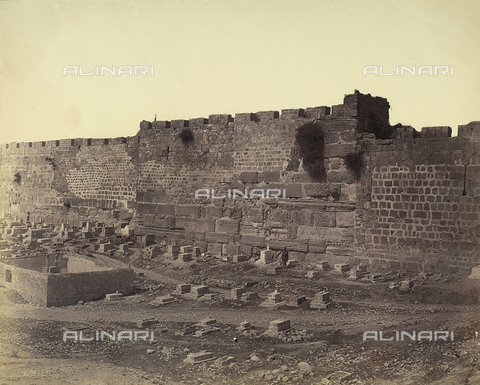 FCC-F-022690-0000 - Part of the city walls, Jerusalem - Date of photography: 1870 - 1880 ca. - Alinari Archives, Florence