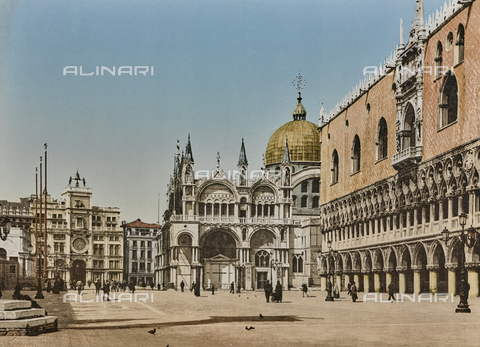 FVQ-F-010125-0000 - St. Mark's Square in Venice - Date of photography: 1890-1910 - Alinari Archives, Florence