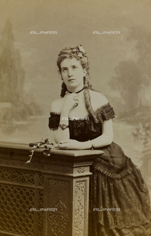 FVQ-F-027576-0000 - Portrait of Georgina Laffitte Florence, marquise de Gallifet; carte de visite - Date of photography: 1850-1860 - Alinari Archives, Florence