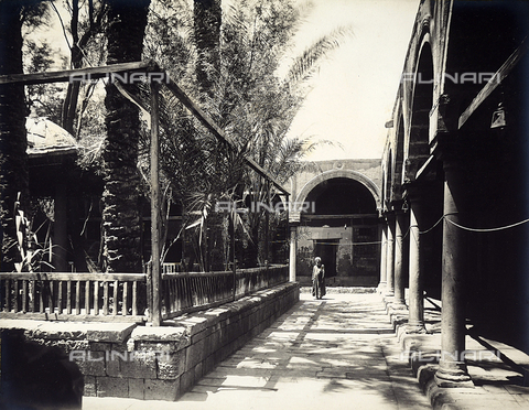 FVQ-F-030602-0000 - The cloister of a palace in Cairo, Egypt - Date of photography: 1911 - Alinari Archives, Florence