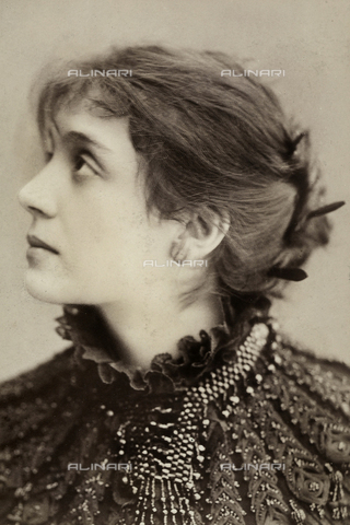 FVQ-F-035471-0000 - Portrait of the actress Eleonora Duse - Date of photography: 1883 ca. - Alinari Archives, Florence