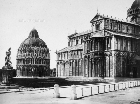 FVQ-F-045330-0000 - Piazza del Duomo of Pisa, with the Baptistery and the Duomo - Date of photography: 1858 ca. - Alinari Archives, Florence