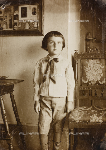 FVQ-F-046996-0000 - Portrait of a child - Date of photography: 1900 ca. - Alinari Archives, Florence