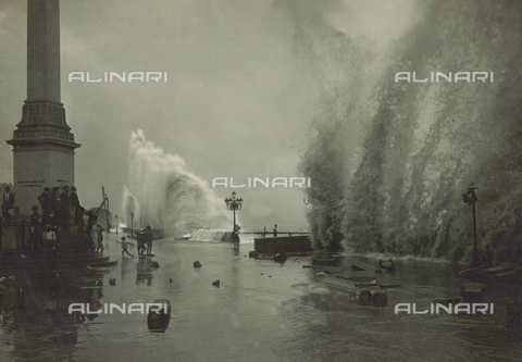 FVQ-F-055707-0000 - Storm along the dock in Rio de Janeiro - Date of photography: 1940-1950 ca. - Alinari Archives, Florence