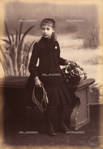 FVQ-F-061767-0000 - Full-length portrait of a girl with a basket of flowers - Date of photography: 1880 ca. - Alinari Archives, Florence
