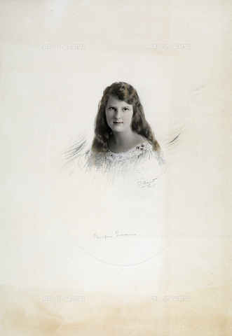FVQ-F-068255-0000 - Portrait of Princess Giovanna di Savoia - Date of photography: 1920 ca. - Alinari Archives, Florence