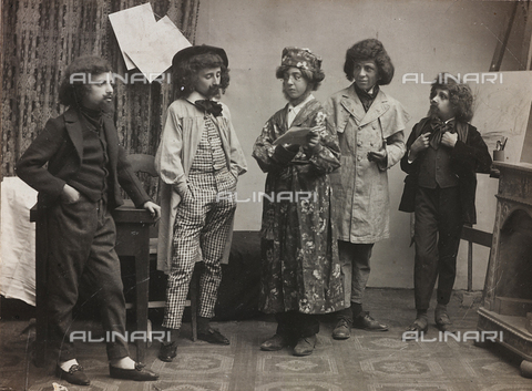 FVQ-F-082014-0000 - Children reciting during a performance - Date of photography: 1900-1910 - Alinari Archives, Florence