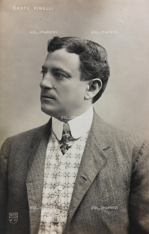 FVQ-F-082039-0000 - Portrait of the Italian opera singer Dante Pinelli; postcard - Date of photography: 1905-1915 - Alinari Archives, Florence