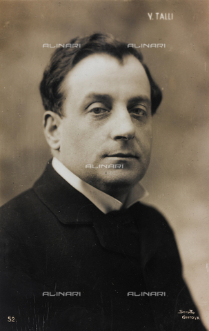 FVQ-F-082056-0000 - Portrait of the Italian theater actor Virgilio Talli (1858-1928); postcard - Date of photography: 1900-1910 - Alinari Archives, Florence