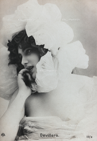 FVQ-F-082086-0000 - Portrait of a young woman, postcard; the support contains the indication: Devillers - Date of photography: 1900-1910 - Alinari Archives, Florence