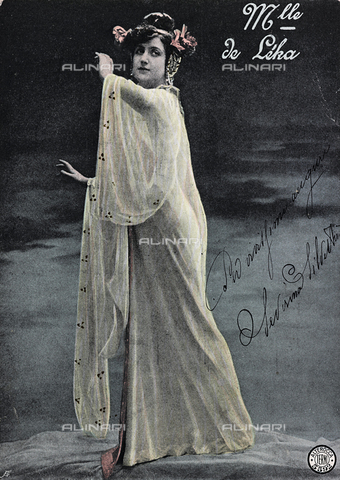 FVQ-F-082093-0000 - Ritratto di Mlle Léka, attrice francese; cartolina - Data dello scatto: 1900-1910 - Archivi Alinari, Firenze
