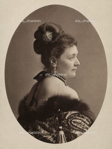 FVQ-F-091781-0000 - Portrait (bust) of an Austrian noblewoman - Date of photography: 1865 - 1875 - Alinari Archives, Florence