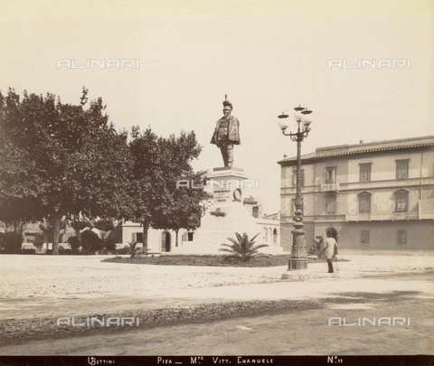 FVQ-F-105735-0000 - Piazza Vittorio Emanuele II in Pisa with the monument of the same name done by Cesare Zocchi - Date of photography: 1890 ca. - Alinari Archives, Florence