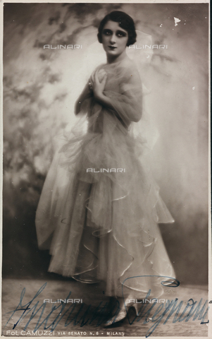 FVQ-F-116562-0000 - Ritratto dell'attrice italiana Andreina Pagnani, cartolina - Data dello scatto: 1922-1932 - Archivi Alinari, Firenze