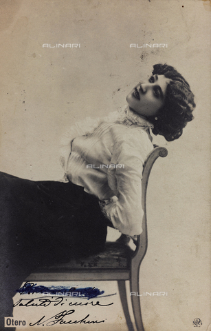 FVQ-F-116639-0000 - Portrait of Carolina Otero, known as La Belle Otero, Spanish dancer and actress; postcard - Date of photography: 1895-1902 - Alinari Archives, Florence