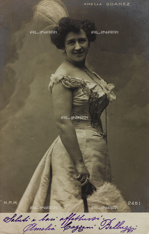FVQ-F-116664-0000 - Portrait of the Italian opera singer Amelia Soarez, postcard - Date of photography: 1900-1904 - Alinari Archives, Florence