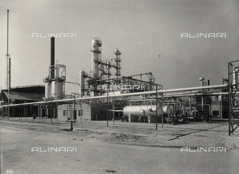 FVQ-F-132130-0000 - Industrial plant in Marghera - Date of photography: 10/1952 - Alinari Archives, Florence