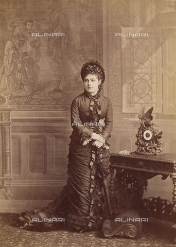 FVQ-F-139427-0000 - Portrait of a woman - Date of photography: 1890 ca. - Alinari Archives, Florence