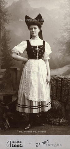 FVQ-F-139437-0000 - Portrait of a woman in traditional Austrian clothing - Date of photography: 1910-1920 ca. - Alinari Archives, Florence