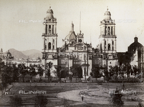 FVQ-F-141036-0000 - The facade of the Cathedral of Mexico City and the square in front - Date of photography: 1863 - 1866 - Alinari Archives, Florence