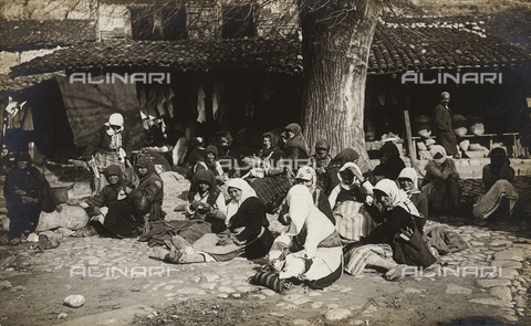 FVQ-F-148008-0000 - Women from Skutari, Albania - Date of photography: 1914 - Alinari Archives, Florence