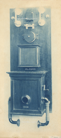 FVQ-F-162915-0000 - "Stazione telefonica": un apparecchio del telefono - Data dello scatto: 1900 ca. - Archivi Alinari, Firenze