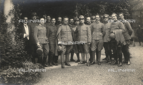 FVQ-F-178804-0000 - Prima Guerra Mondiale: comando O.A.N. Ufficiali - Data dello scatto: 29/07/1917 - Archivi Alinari, Firenze