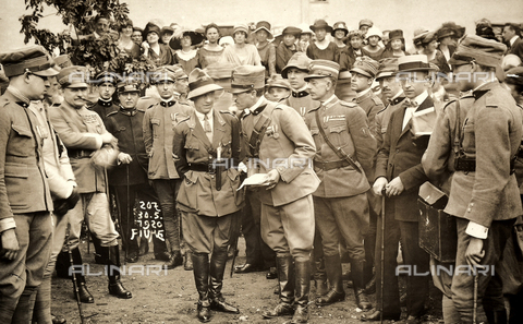 FVQ-F-183541-0000 - A military officer addresses some soldiers. The photograph was taken after the occupation of Fiume, headed by Gabriele D'Annunzio. In the background, a group of civilians. - Date of photography: 30/05/1920 - Alinari Archives, Florence