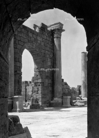 FVQ-F-196850-0000 - Archaeological site in Libya - Date of photography: 1930 ca. - Alinari Archives, Florence