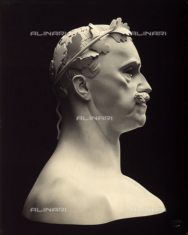 FVQ-F-199834-0000 - Bust depicting the portrait of the King of Italy Vittorio Emanuele III, work by Adolfo Wildt - Date of photography: 1930 ca. - Alinari Archives, Florence