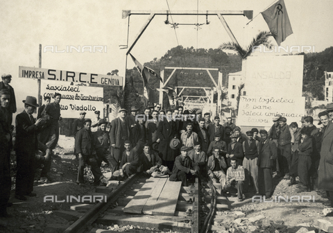 FVQ-F-202260-0000 - Workers of the firm Sirce of Genoa posing on the viaduct rails - Date of photography: 16/02/1946 - Alinari Archives, Florence