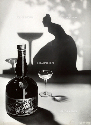 FVQ-F-210322-0000 - Pubblicità del liquore Cherry-Brandy - Data dello scatto: 1940 ca - Archivi Alinari, Firenze