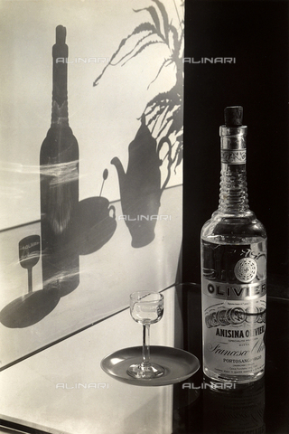 FVQ-F-210332-0000 - Pubblicità del liquore Anisina Olivieri - Data dello scatto: 1940 ca - Archivi Alinari, Firenze