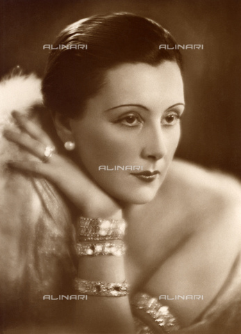GBB-F-000502-0000 - 1930 ca, GERMANY:  The celebrated movie actress LIL DAGOVER (1887  1980 - © ARCHIVIO GBB / Archivi Alinari