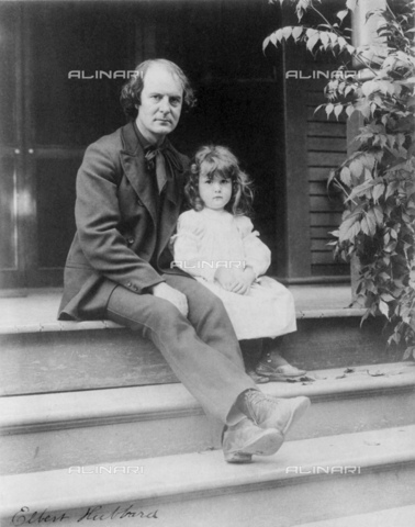GBB-F-000670-0000 - 1890 ca, USA: The american writer, publisher, artist, and philosopher ELBERT HUBBARD (1856 - 1915). Raised in Hudson, Illinois, he met early success as a traveling salesman with the Larkin soap company. Today Hubbard is mostly known as the founder of the Roycroft artisan community in East Aurora, New York, an influential exponent of the Arts and Crafts Movement. Among his many publications were the nine-volume work Little Journeys to the Homes of the Great and the short story A Message to Garcia. He and his second wife,  Alice Moore Hubbard, died aboard the RMS Lusitania, which was sunk by a German submarine off the coast of Ireland on May 7, 1915. - © ARCHIVIO GBB / Archivi Alinari