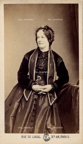 GBB-F-001119-0000 - 1865 ca, Paris, FRANCE : The french Madame Madame DE SAINT CYRAN. With probability a relatine of Eugene Douard de St-Cyran, director of a Theatre in Paris friend of woman writer George Sand. Possible born Aselaide De Besse (1804 - 1885) married with Louis Douard de St-Cyran - © ARCHIVIO GBB / Archivi Alinari