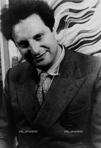 GBB-F-001256-0000 - 1947, USA : The celebrated italian writer CARLO LEVI (1902 - 1975) in USA. - © ARCHIVIO GBB / Archivi Alinari