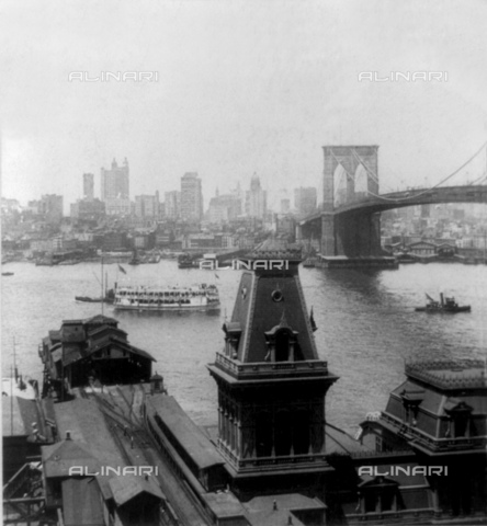 GBB-F-002311-0000 - 1904, NEW YORK, USA : The great East River suspension bridge, opened the day 24 may 1883 -- Connecting the cities of New York and Brooklyn - © ARCHIVIO GBB / Archivi Alinari