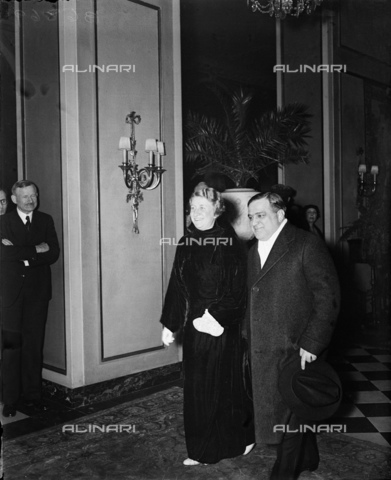 GBB-F-002483-0000 - 1935, january, WASHINGTON, USA : The United States Mayor of New York City FIORELLO LA GUARDIA (1882 - 1947) with wife Marie Fisher (1895 - 1984). - © ARCHIVIO GBB / Archivi Alinari