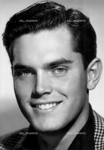 GBB-F-002967-0000 - 1951, USA : The movie actor 1953 ca.: The american movie actor JEFFREY HUNTER (real name Henry Herman McKinnies Jr, 25 november 1926 New Orleans - 27 may 1969 Los Angeles), pubblicity still - © ARCHIVIO GBB / Archivi Alinari