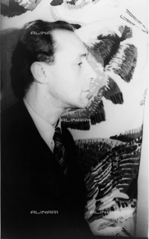 GBB-F-003288-0000 - 1934, 14 november, NEW YORK, USA : The celebrated Russian-born surrealist painter, set designer and costume designer Pavel Tchelitchew (1898 - 1957). - © ARCHIVIO GBB / Archivi Alinari
