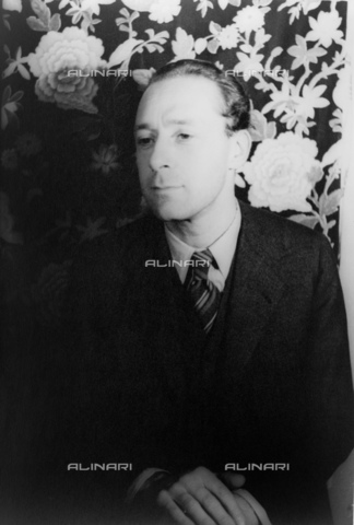 GBB-F-003289-0000 - 1934, 14 november, NEW YORK, USA : The celebrated Russian-born surrealist painter, set designer and costume designer Pavel Tchelitchew (1898 - 1957). - © ARCHIVIO GBB / Archivi Alinari