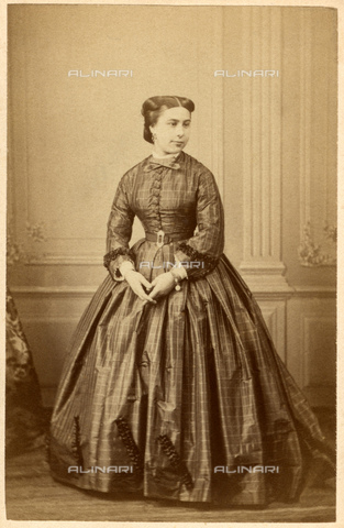 GBB-F-003593-0000 - 1864, Paris, FRANCE : The french actress and acrobatic dancer at OPERA COMIQUE Marguerite Bellanger, born Julie Leboeuf (1838 - 1886). She is known as the courtesan who became mistress to the Emperor Napoleon III Bonaparte in the early 1860's. Some say she gave birth to the Emperors child named Charles Leboeuf (1864 - 1941). She is considered to be the model for Emile Zola 's NANA.In 1872 Marguerite married the british baronet Louis William Kulbach. - © ARCHIVIO GBB / Archivi Alinari