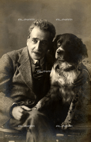 GBB-F-003881-0000 - 1925 ca, BOLOGNA, ITALY : The italian dialect poet, playwriter and journalist ALFREDO TESTONI (1856 - 1931), author of the play IL CARDINALE LAMBERTINI (1905) and GIOACCHINO ROSSINI (1908). - © ARCHIVIO GBB / Archivi Alinari
