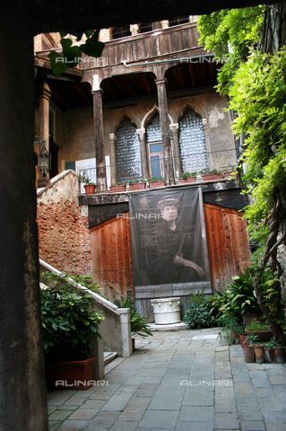 GBB-F-005046-0000 - 2006, August, Venice, Italy : The PALAZZO FORTUNY (Palazzo Pesaro degli Orfei) museum reopened after the restaurations. House of celebrated painter and photographer Mariano Fortuny y Madrazo (1871 - 1949) - © ARCHIVIO GBB / Archivi Alinari