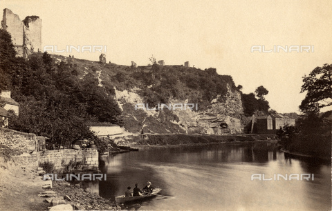GBB-F-005801-0000 - 1880 ca., KNARESBOROUGH, North Yorkshire, GREAT BRITAIN : The CASTLE ruins and the river NIDD. - © ARCHIVIO GBB / Archivi Alinari