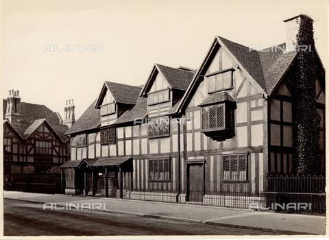 GBB-F-006021-0000 - 1890 ca, GREAT BRITAIN: The birthplace hose of english actor, poet and playwright dramatist WILLIAM SHAKESPEARE (1564-1616) in Henley Street, Stratford-Upon-Avon. - © ARCHIVIO GBB / Archivi Alinari